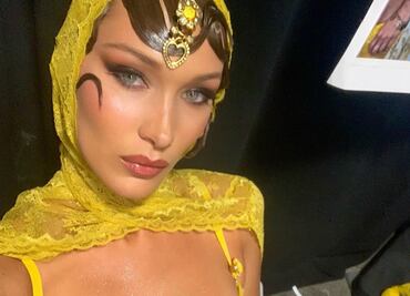 Bella Hadid lo enseña todo con minibikini