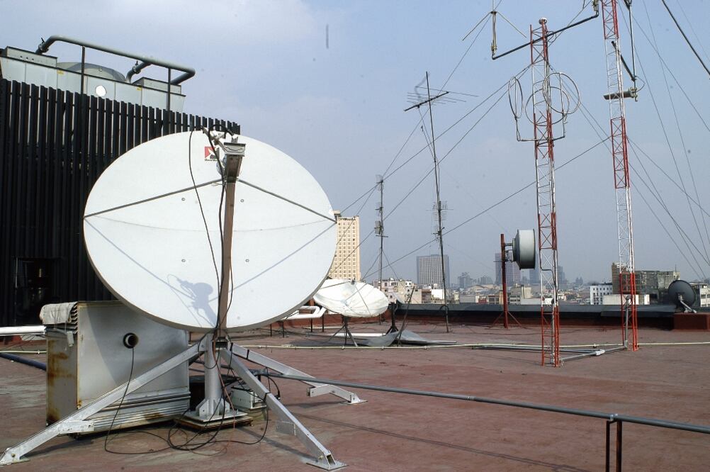 La licitación pública ofrece 10 MHz disponibles en la banda 440-450 MHz e inició el pasado 12 de octubre en su fase primaria. (ARCHIVO EL UNIVERSAL)