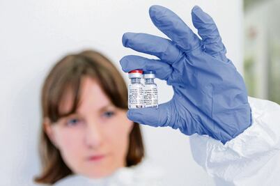 Científicas, segregadas en los laboratorios y en las publicaciones en línea