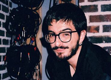 Por vestimenta, niegan entrada a antro de CDMX a Simón de Morat