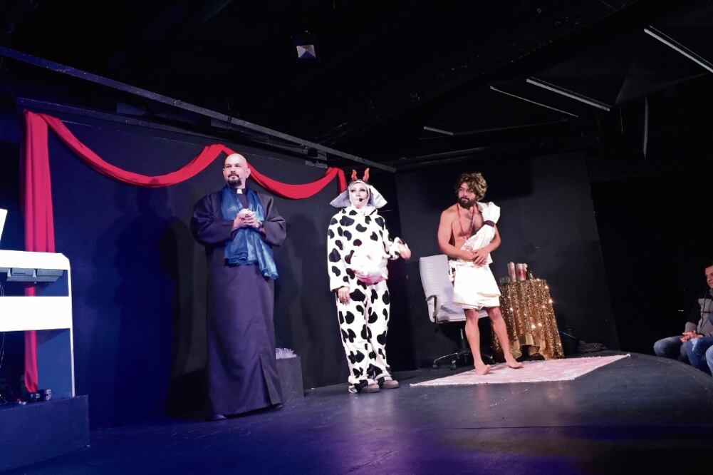 Jorge produce Sé lo que hicieron la pastorela pasada, obra de comedia que se estrenó ayer. (HUMBERTO MONTOYA. EL UNIVERSAL)