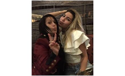 Alejandra Guzmán y Frida Sofía presumen abdomen y músculos