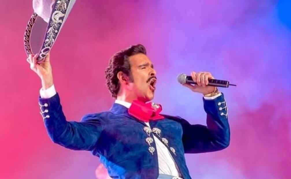 Acusan de hipócrita a William Levy por hacerse el religioso