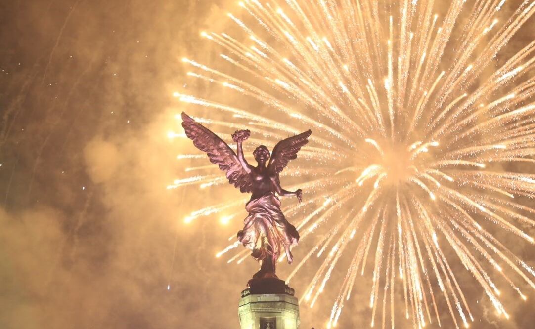 Vista del monumento alado durante la celebración de año nuevo. (Foto: Ariel Ojeda)