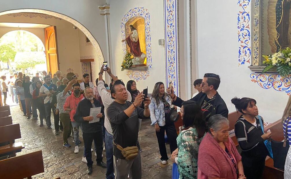 Dévotos en Álvaro Obregón visitan reliquia de San Judas Tadeo /Foto: Juan Carlos Williams. EL UNIVERSAL