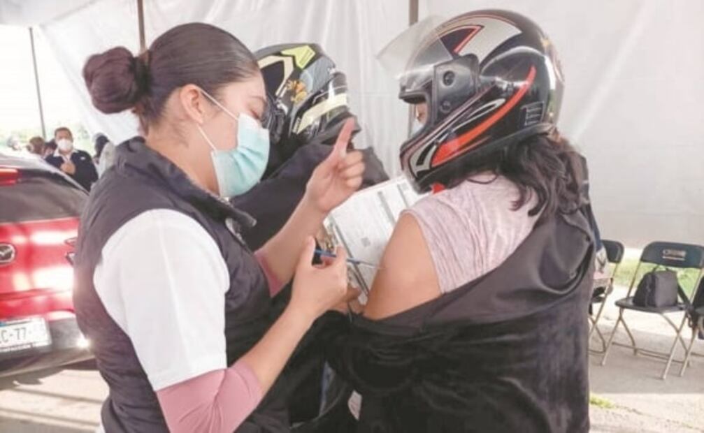 Vacunación en Edomex, sin filas para treintañeros