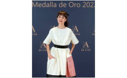 Reconocen con medalla a Cecilia Suárez por su trabajo en Europa