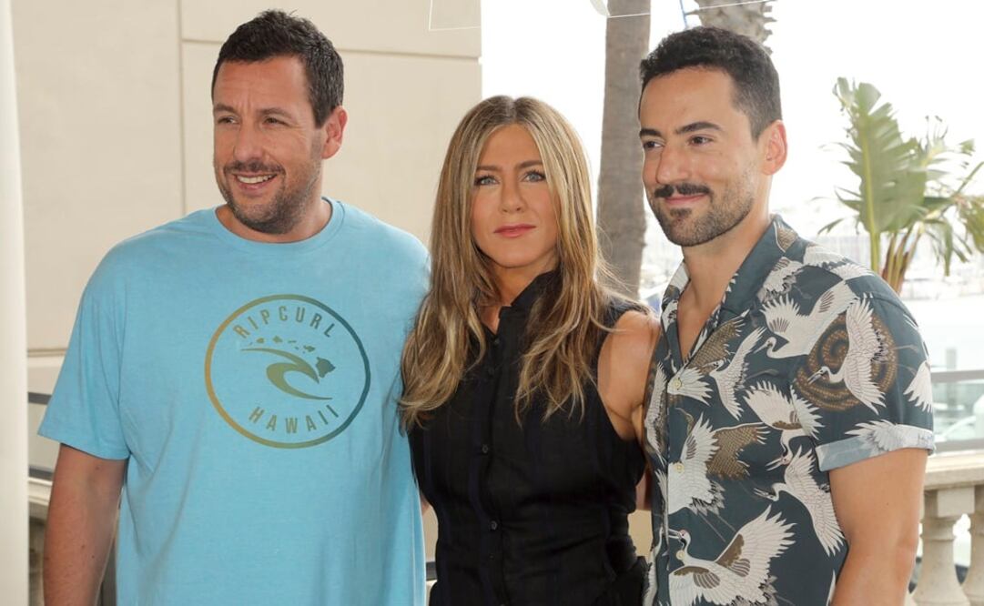 Adam Sandler, Jennifer Aniston y Luis Gerardo Méndez. Foto: AP