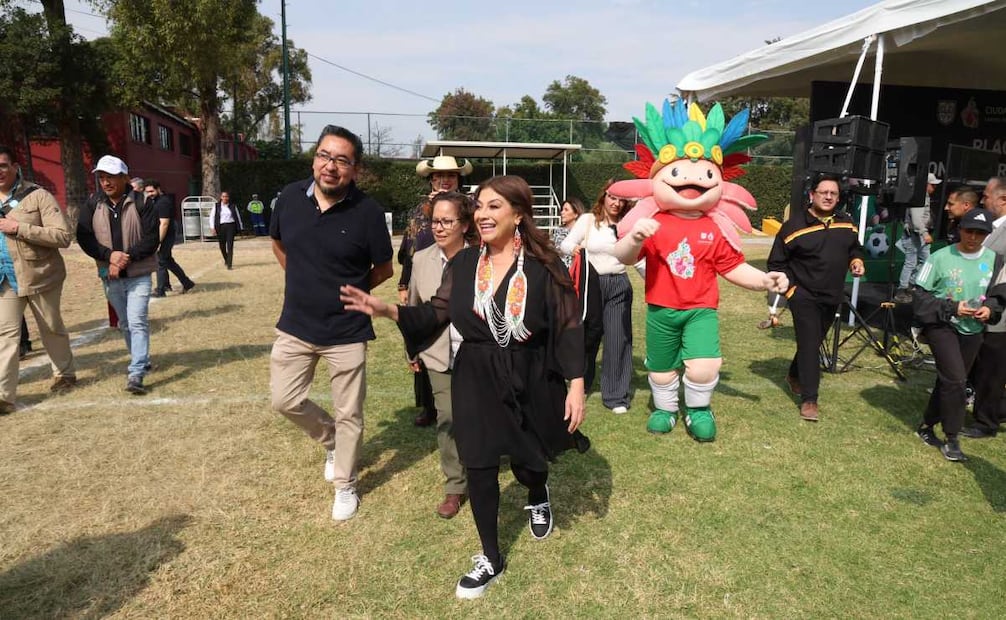 Habrá partido de futbol entre selecciones de talla baja de EU y México, anuncia Brugada.
Foto: Especial.