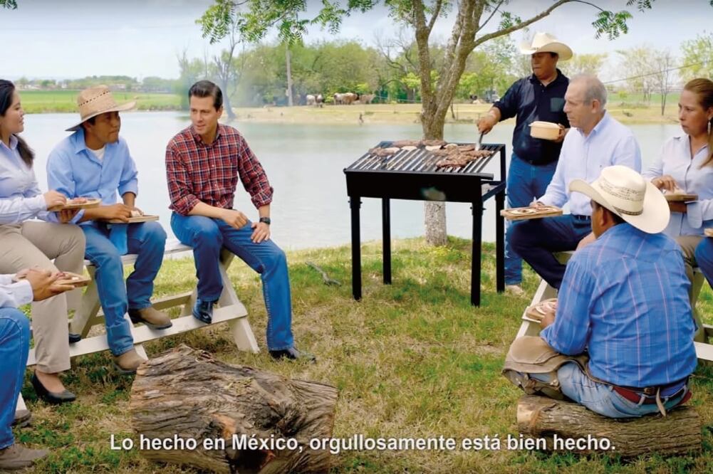 En los mensajes con motivo del Informe de Gobierno, el jefe del Ejecutivo interactúa con ciudadanos para después brindar información de su gestión. (PRESIDENCIA)