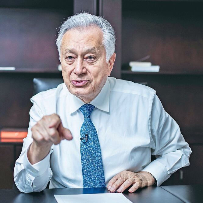 Razones.Manuel Bartlett señala que existe una campaña de desprestigio en su contra por su lucha anticorrupción en las compras de la CFE. ARCHIVO EL UNIVERSAL