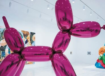 Mujer rompe accidentalmente una escultura de Jeff Koons valorada en 42 mil dólares