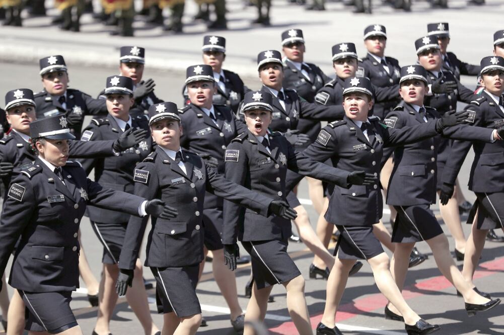 En el desfile por el 207 aniversario de la Independencia participaron hombres y mujeres de las diferentes corporaciones militares y policiacas del país. (ALEJANDRO ACOSTA. EL UNIVERSAL)