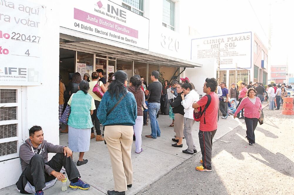 Los pagos extraordinarios constan de uno o dos meses de sueldo, según el cargo desempeñado, el área de adscripción y la carga laboral que se realiza (ARCHIVO EL UNIVERSAL)