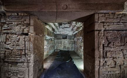 Así luce en fotos la tumba zapoteca descubierta en Oaxaca; destacan sus murales y esculturas