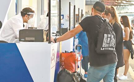 Acusan maltrato de Migración a ciudadanos colombianos