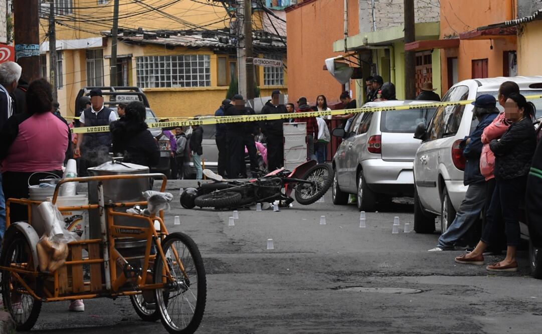 El cuerpo de la víctima quedó tendido junto a la motocicleta que conducía.  Fotografía: Archivo