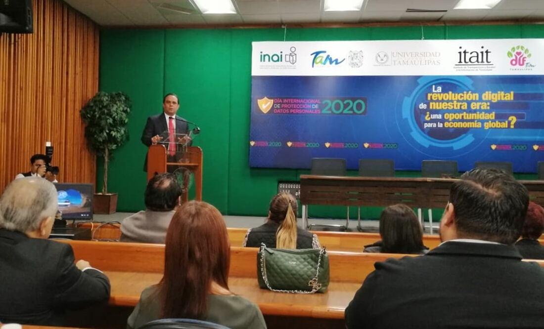 Comisionado presidente del Inai, Francisco Javier Acuña, en la conferencia “La revolución digital de nuestra era: ¿una oportunidad para la economía global?” / Especial