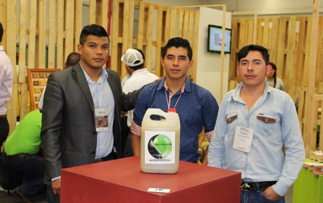 Jóvenes crean fertilizante orgánico de bajo costo