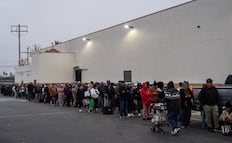 Familias hacen "peregrinación de la masa" para tamales navideños; tradición se mantiene viva en Los Ángeles