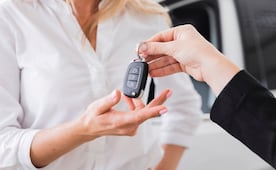 ¿Es bueno sacar un crédito automotriz a 72 y 80 meses?; especialistas advierten riesgos financieros