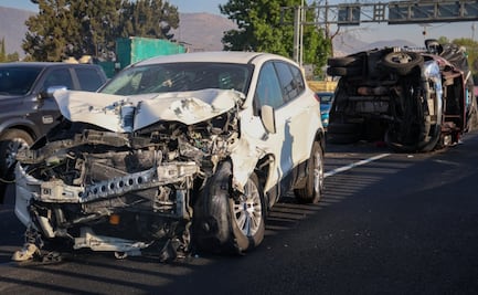Volcadura deja dos muertos sobre la autopista México-Pachuca; se registra intensa carga vehicular