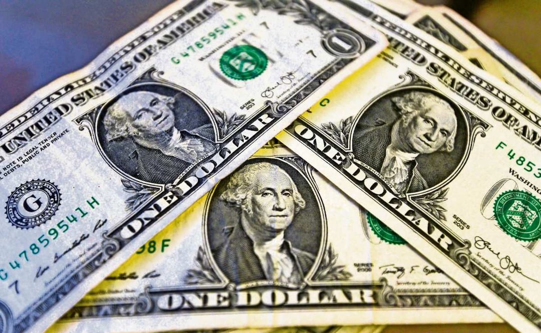El dólar ha perdido terreno por cifras de inflación y empleo más débiles de lo esperado en EU.