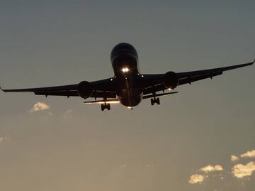 Huracán "Otis": Cancelan vuelos en el aeropuerto de Acapulco ¿Qué hacer?