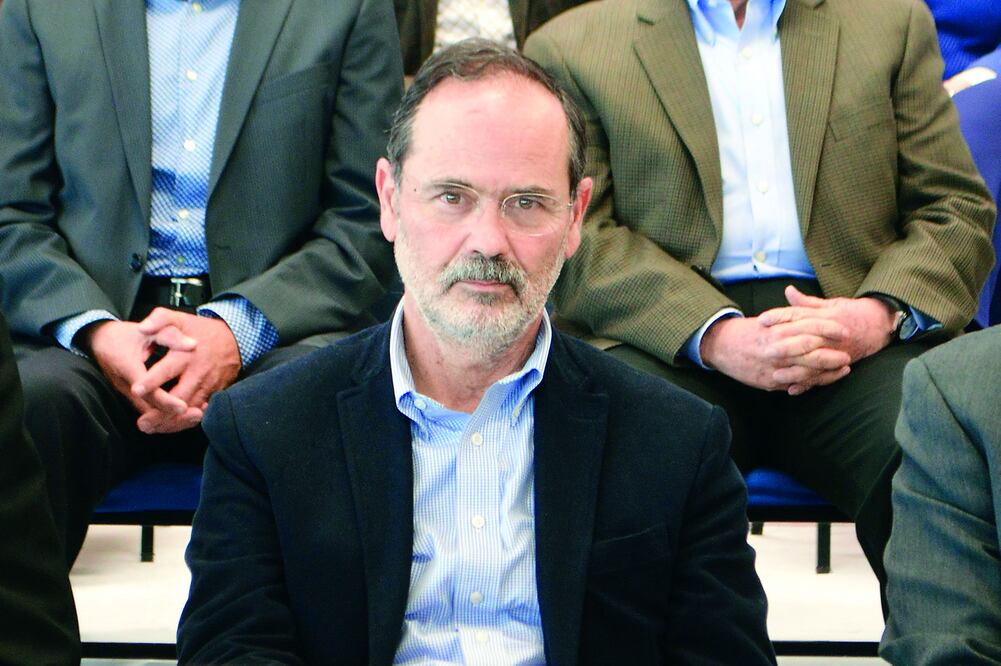 El dirigente albiazul y candidato a diputado federal plurinominal, Gustavo Madero, había prometido publicar su declaración fiscal y de intereses, pero hasta este viernes no se reportó ningún documento en el INE (ARCHIVO EL UNIVERSAL)