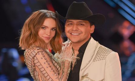 Outfits de lujo de Belinda y Christian Nodal se roban miradas en una entrevista  