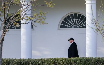 Trump ve "cacería de brujas" contra su fiscal