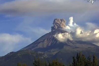 Popocatépetl registra explosión con ceniza