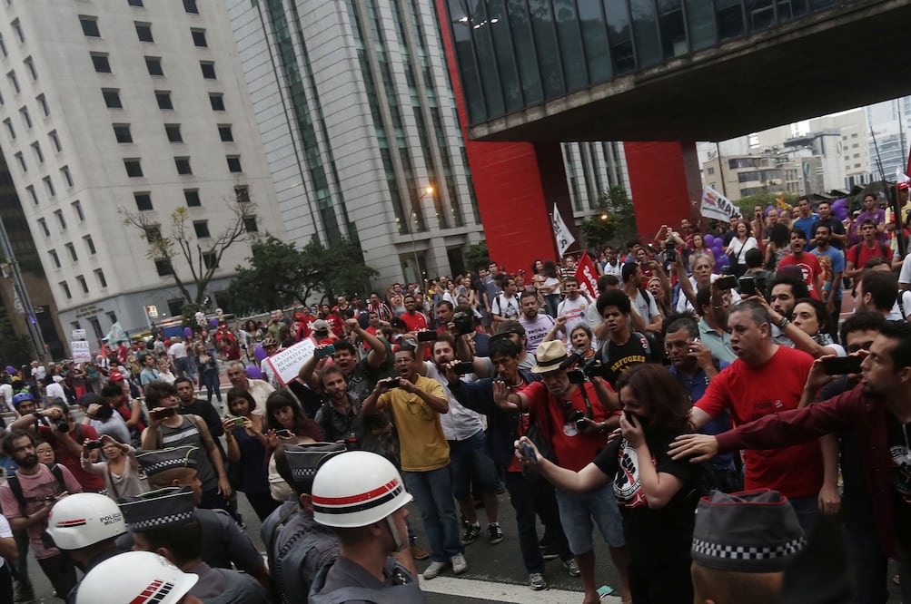 Las manifestaciones en contra del gobierno del presidente brasileño Michel Temer, persisten luego de que el Senado destituyera el 31 de agosto a Dilma Rousseff (Foto: Xinhua)