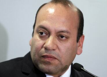 Morena premia al experredista Moreno