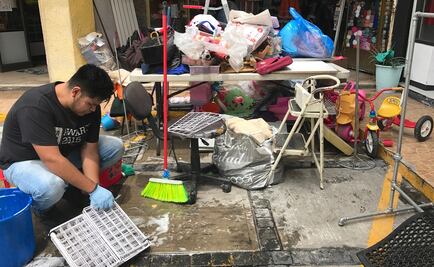 Desbordamiento de Emisor Poniente deja atrapados a vecinos de Tlalnepantla