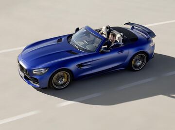 Mercedes-AMG presenta su nuevo modelo GTR Roadster
