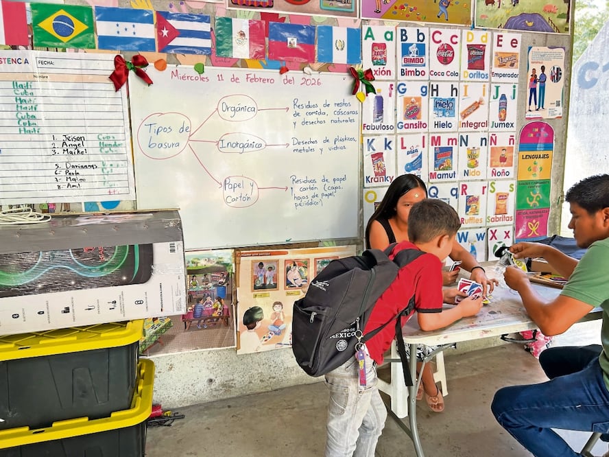Niños de varias nacionalidades toman clases, desde preescolar hasta secundaria, en la escuela ubicada en el Centro de Desarrollo Comunitario de Tapachula. Foto: María de Jesús Peters / EL UNIVERSAL