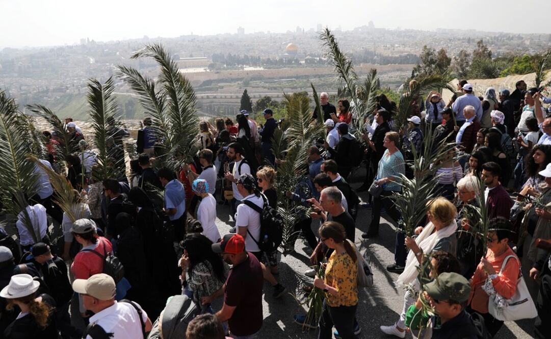 Feligreses en el Monte de los Olivos en Jerusalén  (Fotos: Reuters)