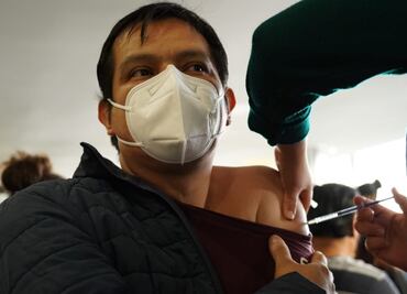 Entre emoción y nervios, así inició la vacunación Covid para personas de 40 a 49 años en CDMX