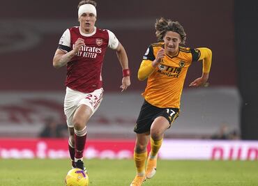 ¿Por qué siguió jugando David Luiz tras chocar con Raúl Jiménez?