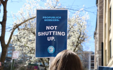 Periodistas de ProPublica realizan huelga; exigen protección frente a la IA