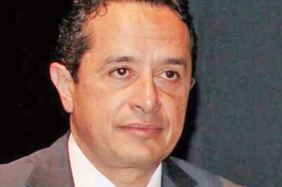 A equipo de Carlos Joaquín le falla la comunicación