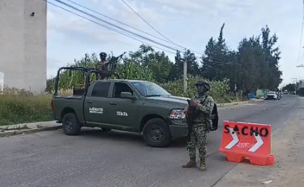 Persecución tras reporte de sujetos armados provoca enfrentamiento en San Andrés Cholula, Puebla; hay un muerto y 2 detenidos.
Foto: Especial.
