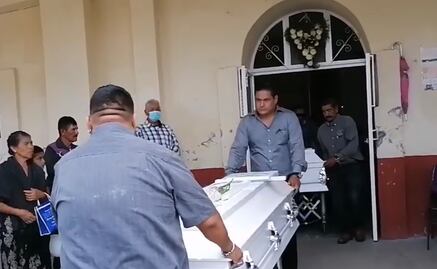 Dan último adiós a mujer y 5 estudiantes asesinados frente a primaria de Salamanca 