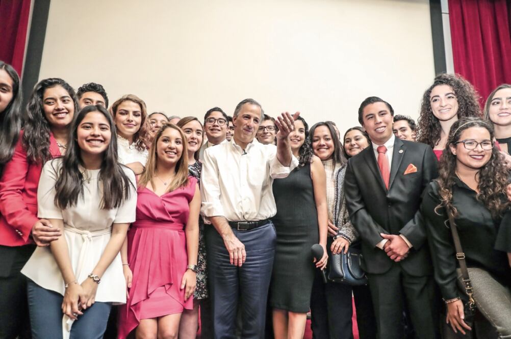 Ante el auditorio, Meade expuso su proyecto, y reiteró a los estudiantes universitarios que él no tiene militancia política. (GERMÁN ESPINOSA. EL UNIVERSAL)
