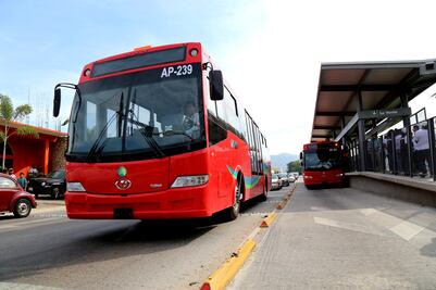 Atacan a tiros a operador de Acabus
