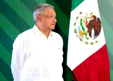 “Van haber acarreados” en marcha para defender a la 4T, dice con sarcasmo AMLO