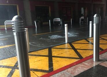 Agua brota de alcantarillas en Culiacán, Sinaloa