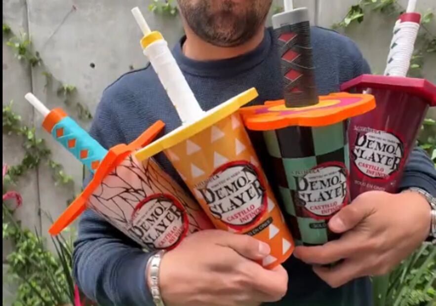 Vasos coleccionables de Demons Slayer: El castillo infinito. Foto: TikTok @cinepolismx
