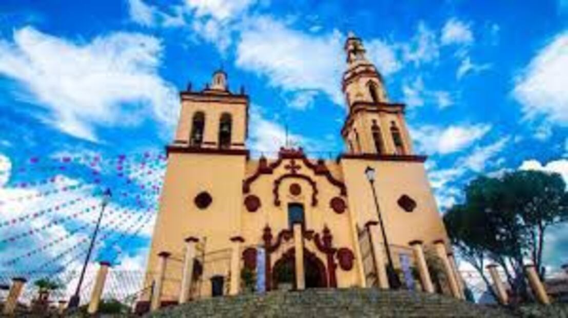 Santiago se ha consolidado como el municipio más bonito de Nuevo León, según la inteligencia artificial. Fuente: Freepik.